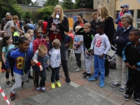 20161506 Scholieren van De Fontein lopen 100 meter voor Dafne Schippers Dordrecht Tstolk 001