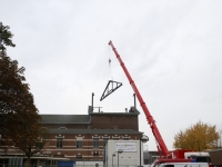 Dakconstructie van schouwburg kunstmin verwijderd