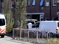 20161804 Stoffelijk overschot aangetroffen in woning Merelerf Numansdorp Tstolk 002