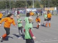 20160510 Scholieren maken kennis met handbal MOK Halmaheiraplein Dordrecht Tstolk 001