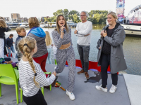 Feestje tijdens optreden Maan Energiekade Dordrecht