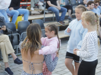 Feestje tijdens optreden Maan Energiekade Dordrecht