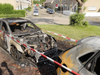 Twee auto’s verwoest door brand in Zwijndrecht