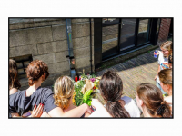 24062024-Bloemen-en-foto-op-plek-fatale-steekpartij-waarbij-Hugo-werd-neergestoken-Wijnstraat-Dordrecht-Stolkfotografie-003