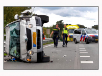 26092024-Auto-op-zijn-kant-door-aanrijding-op-N3-Dordrecht-Stolkfotografie-002